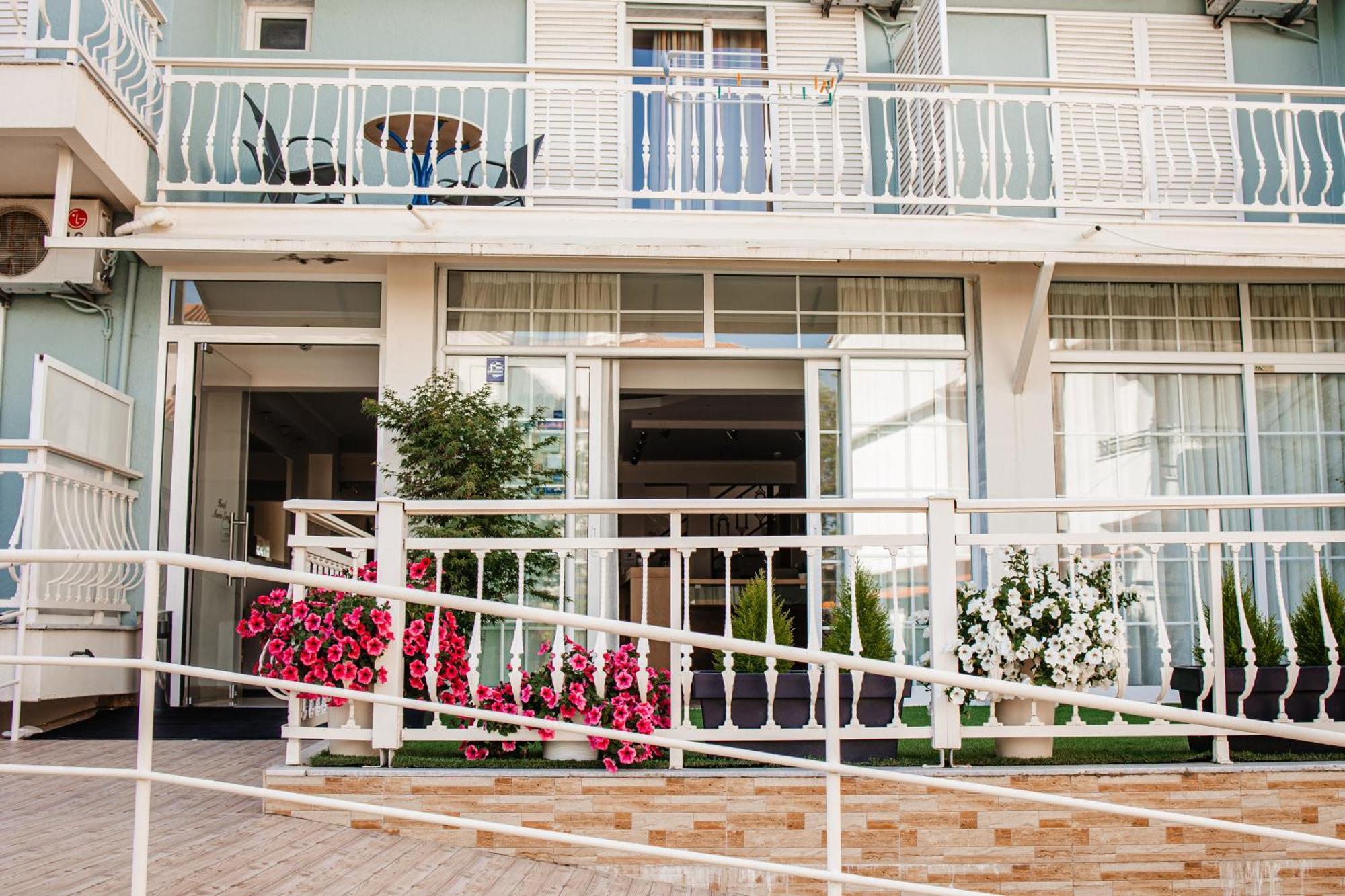 Hotel Marialena 포토스 외부 사진